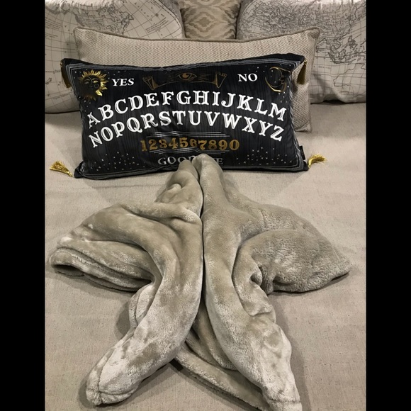 🍁Donated Luxurious champagne plushie blankie🍁 - Picture 17 of 17